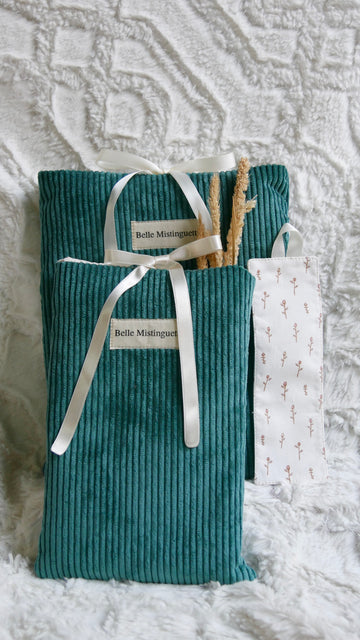 Lot pochette à livre et marque page Câline