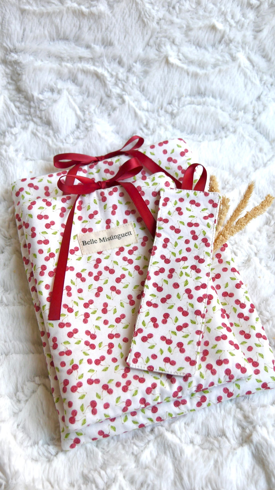 Lot pochette à livre et marque page Cherry