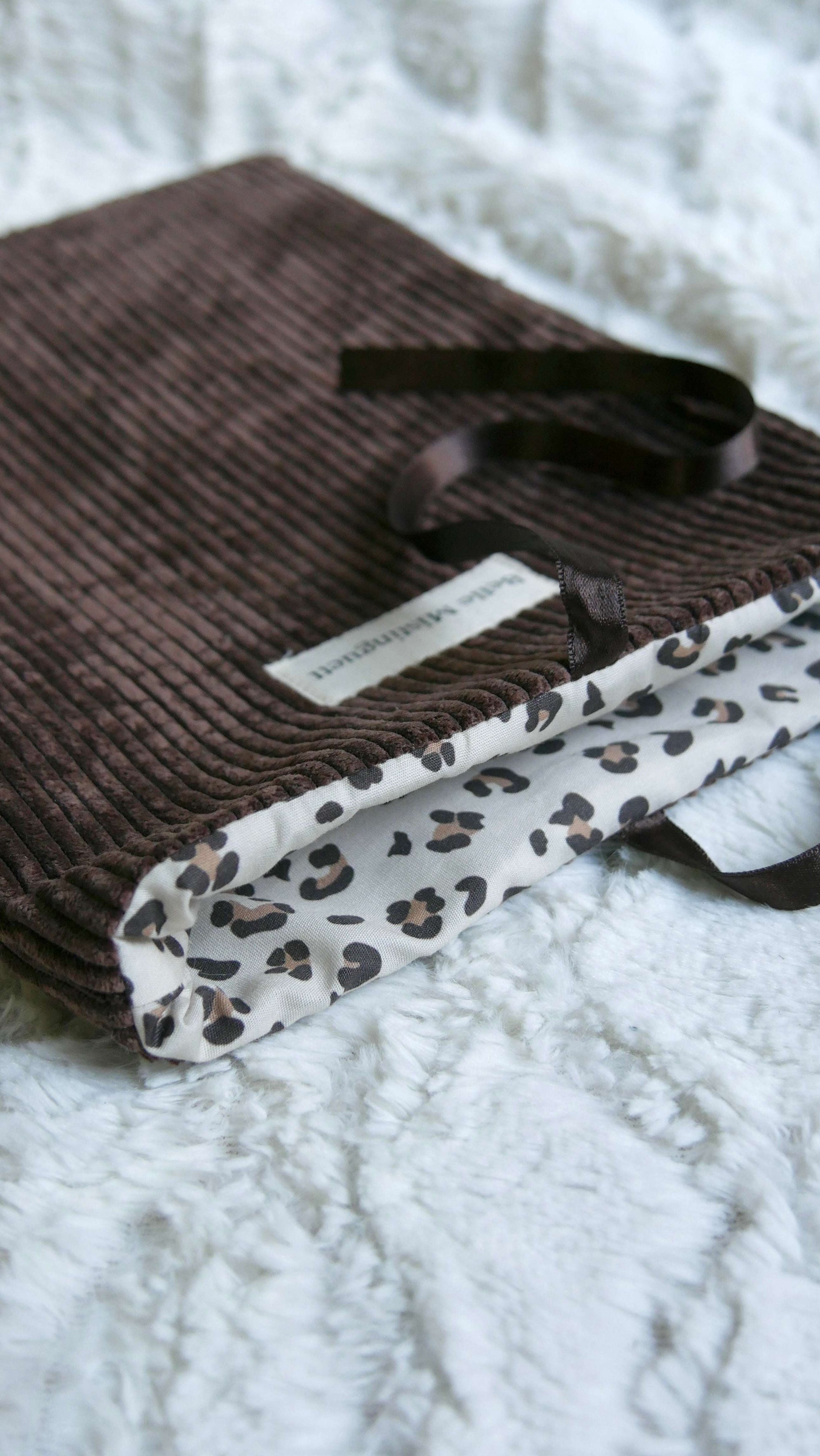 Lot pochette à livre et marque page Savana