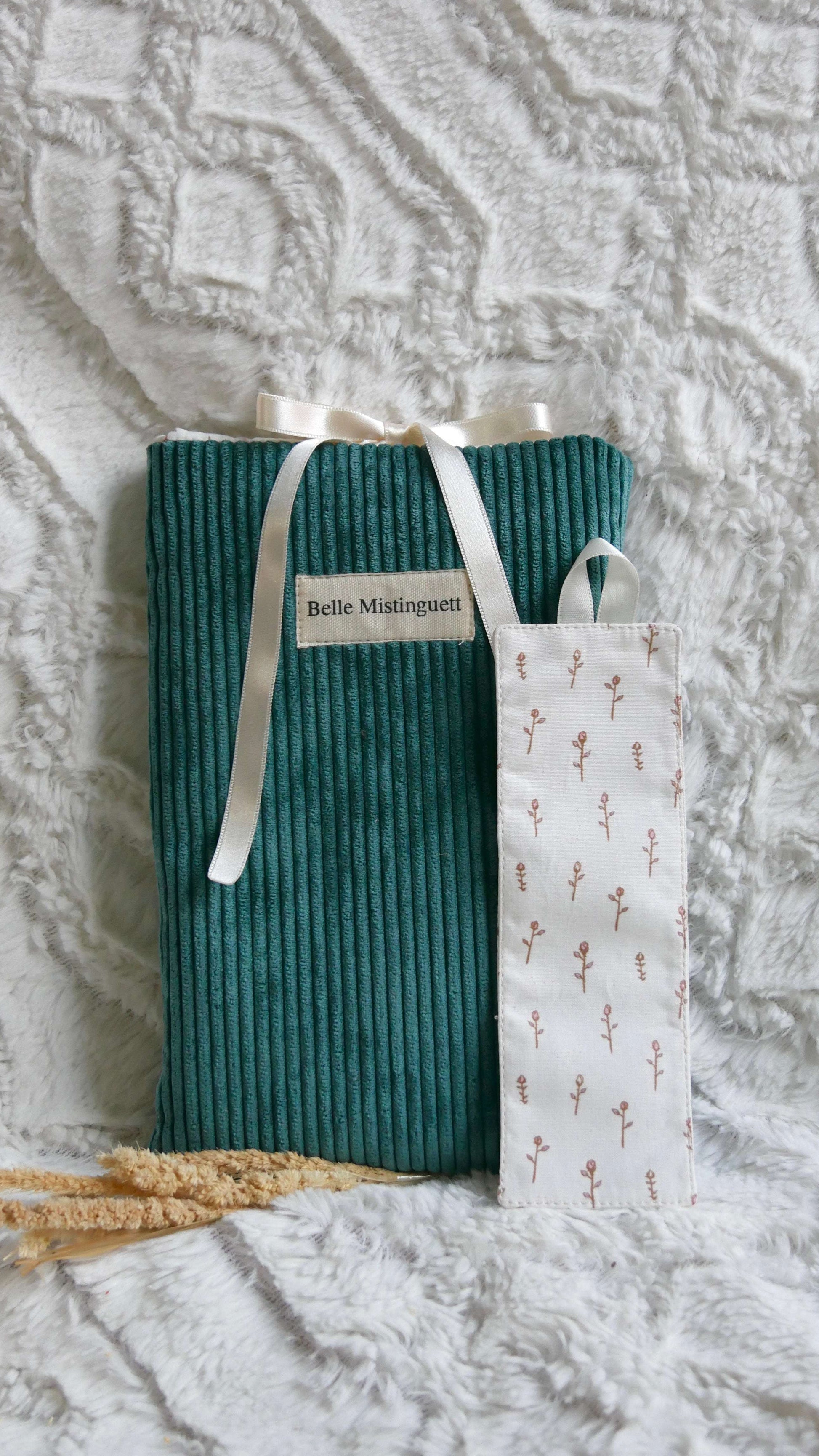 Lot pochette à livre et marque page Câline